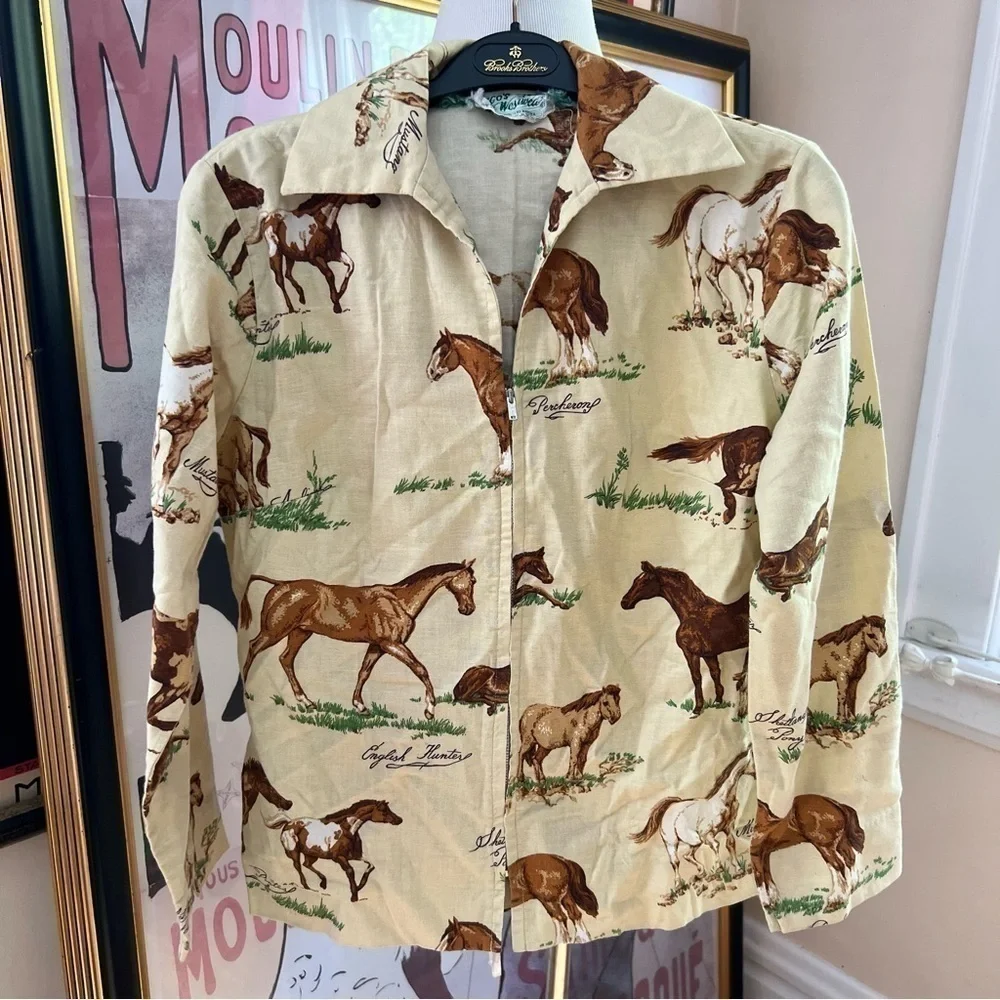 Tregos Westwear Rare Vintage Tan, Brown, Green All Over Horse Print Zip Up Shirt